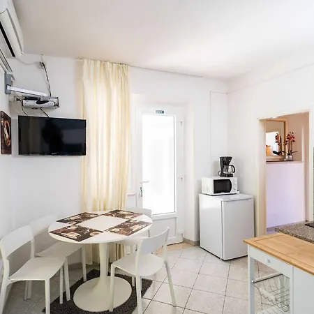 Apartmán Nikolina Lu - One-bedroom With Balcony *