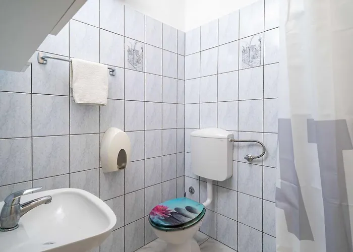 Nikolina Lu - One-bedroom With Balcony 룸바르다