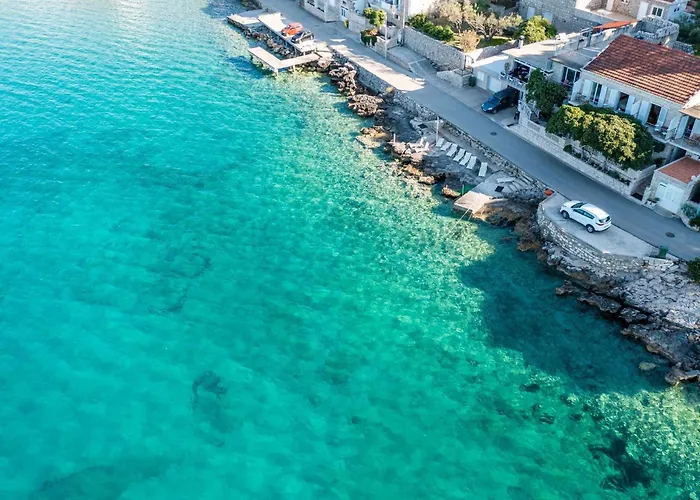 Nikolina Lu - One-bedroom With Balcony 아파트 룸바르다