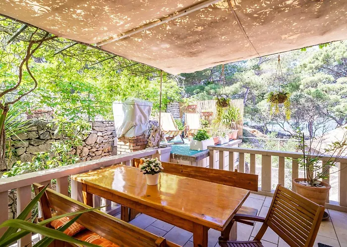 Nikolina Lu - One-bedroom With Balcony 아파트 *