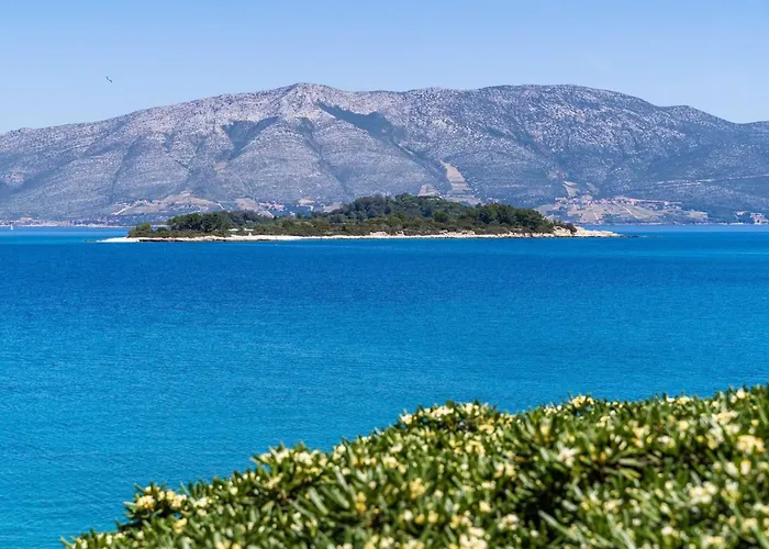 Nikolina Lu - One-bedroom With Balcony * 룸바르다