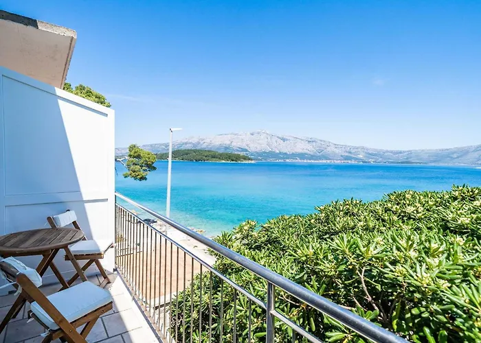 Nikolina Lu - One-bedroom With Balcony 아파트 룸바르다